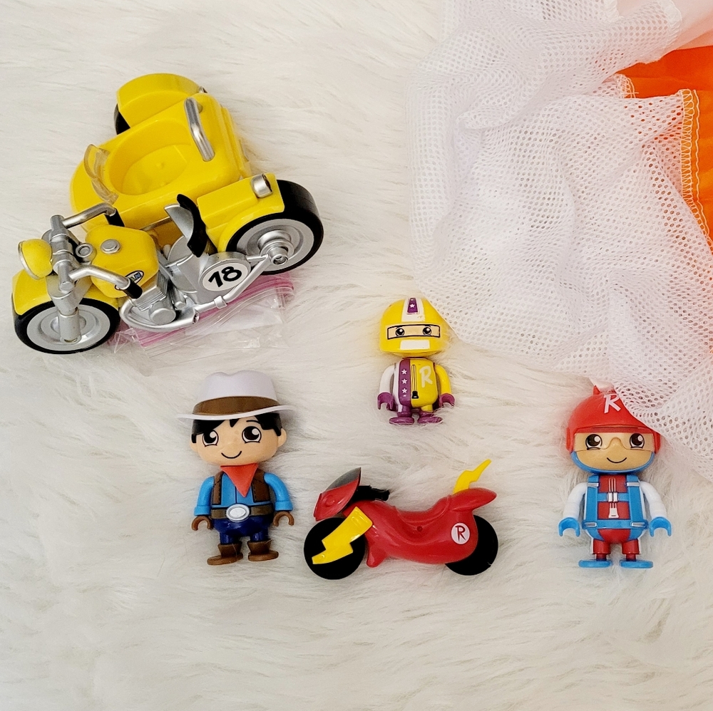 3 For $30😃Ryan's World 6 Piece Playset